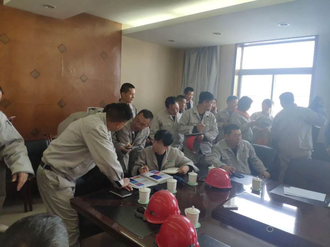 榆化公司计划要换新款工作服啦(图4) 4.jpg