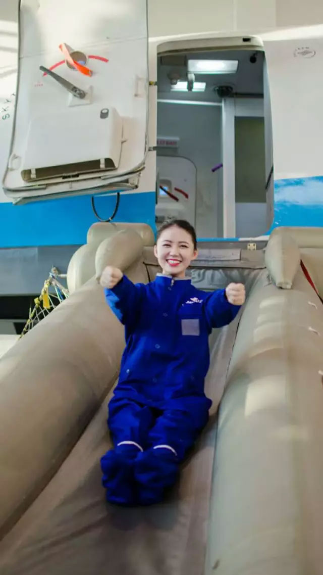 厦门航空乘务训练换新装,喜迎金砖展新貌(图8) 8.jpg