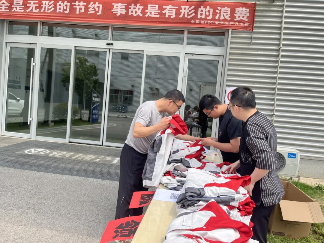 诺博汽车荆门分公司二次工作服“焕新”(图3) 3.jpg