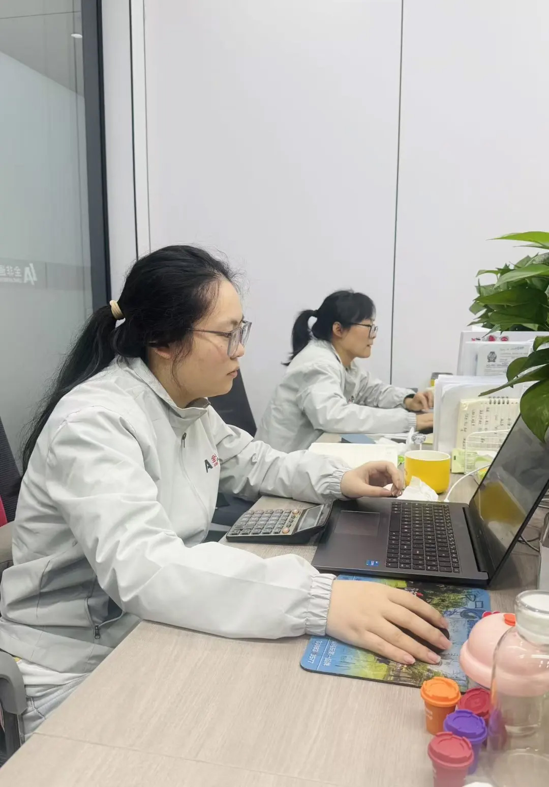 全非通公司焕新秋冬工作服“温暖铠甲”御寒更暖心!(图3) 3.jpg