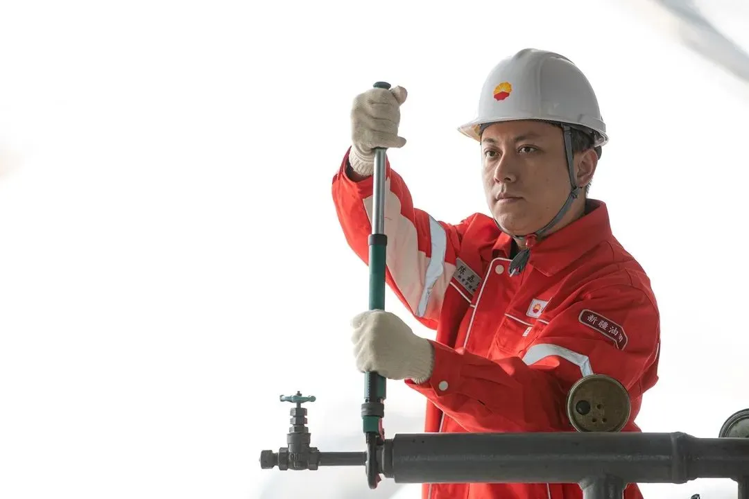 中国石油新疆油田公司换新工作服(图2) 2.png