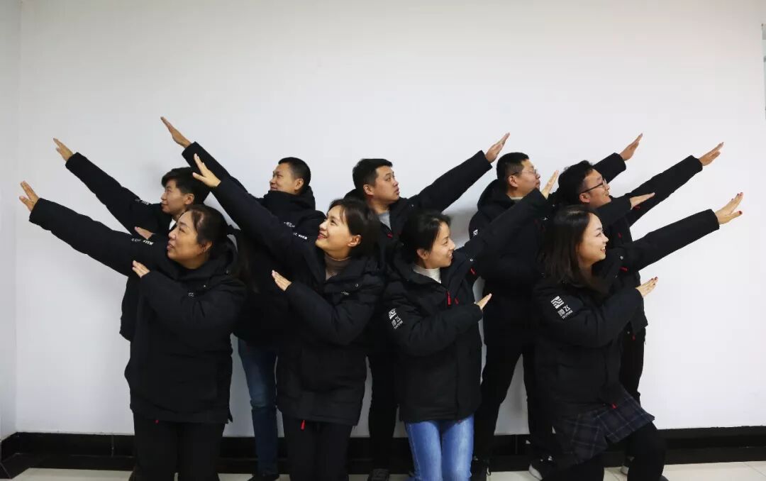 腾讯建工集团冬季工作服已到货,你被腾飞的新工装帅到了吗?(图9) 1 (9).jpeg