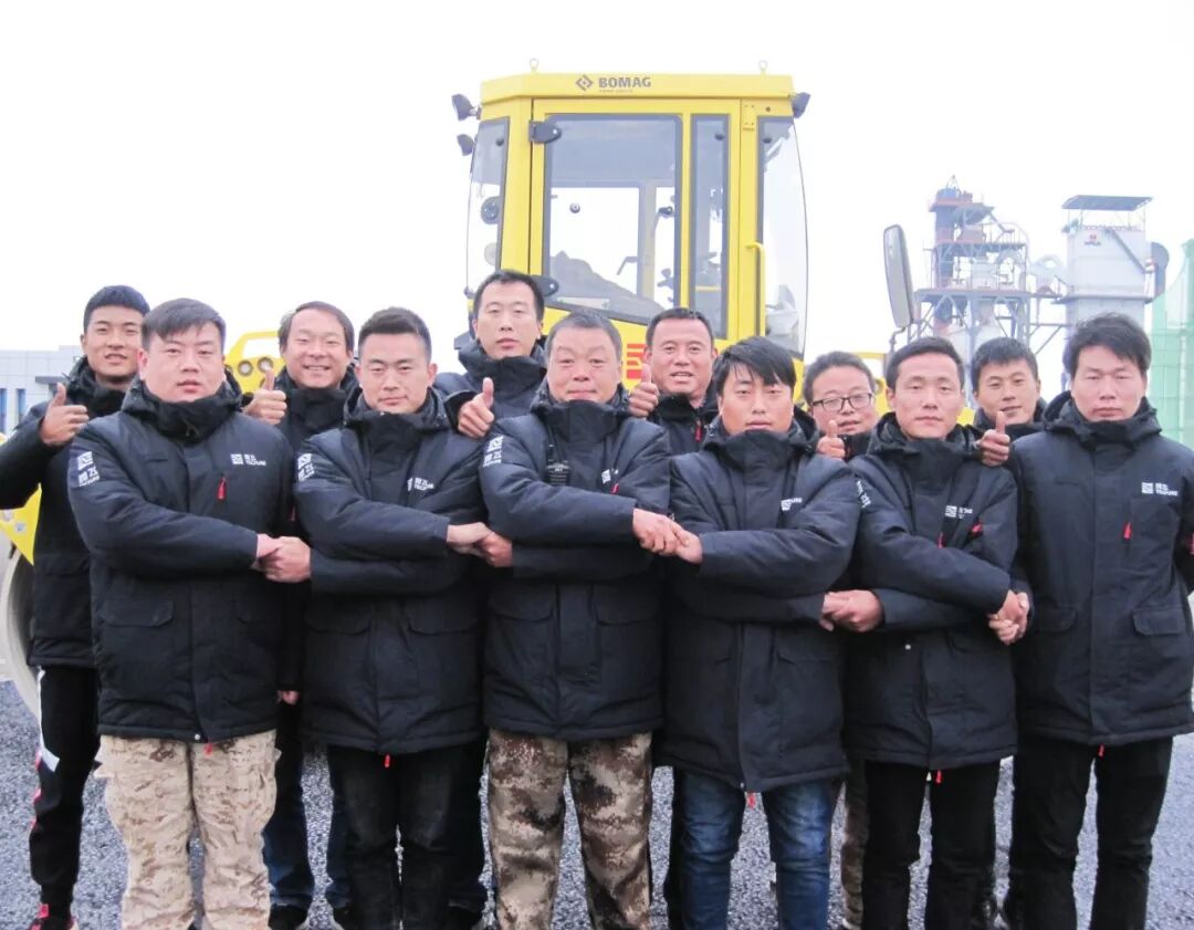 腾讯建工集团冬季工作服已到货,你被腾飞的新工装帅到了吗?(图19) 1 (19).jpeg