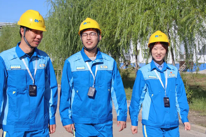 黑龙江昊华化工公司员工换新工作服,换新装 展新貌(图1) 1.jpeg