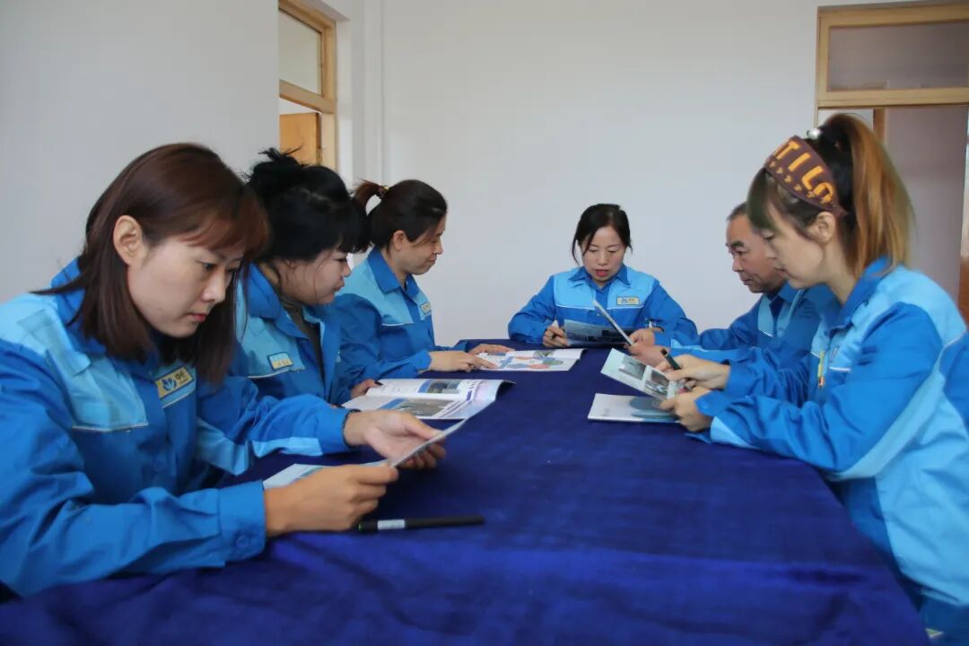 黑龙江昊华化工公司员工换新工作服,换新装 展新貌(图3) 3.jpeg