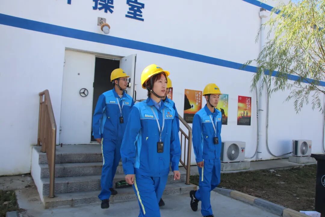 黑龙江昊华化工公司员工换新工作服,换新装 展新貌(图7) 7.jpeg