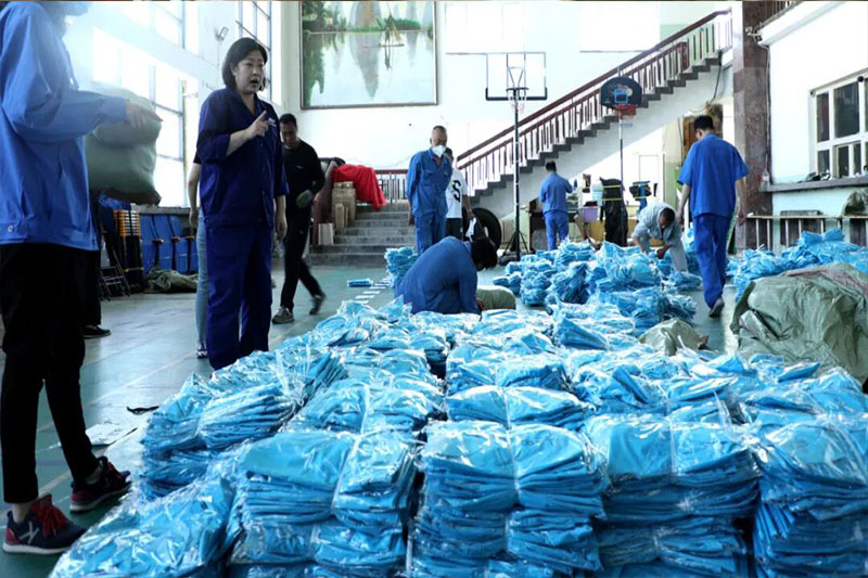 葫芦岛有色为员工发放两套新夏季工作服(图1) 0.jpg