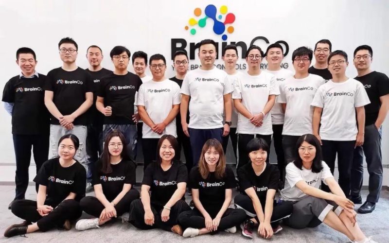 工作服 logo 印在哪里好看？